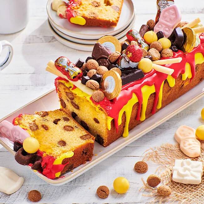 Sinterklaas cake met snoepgoed