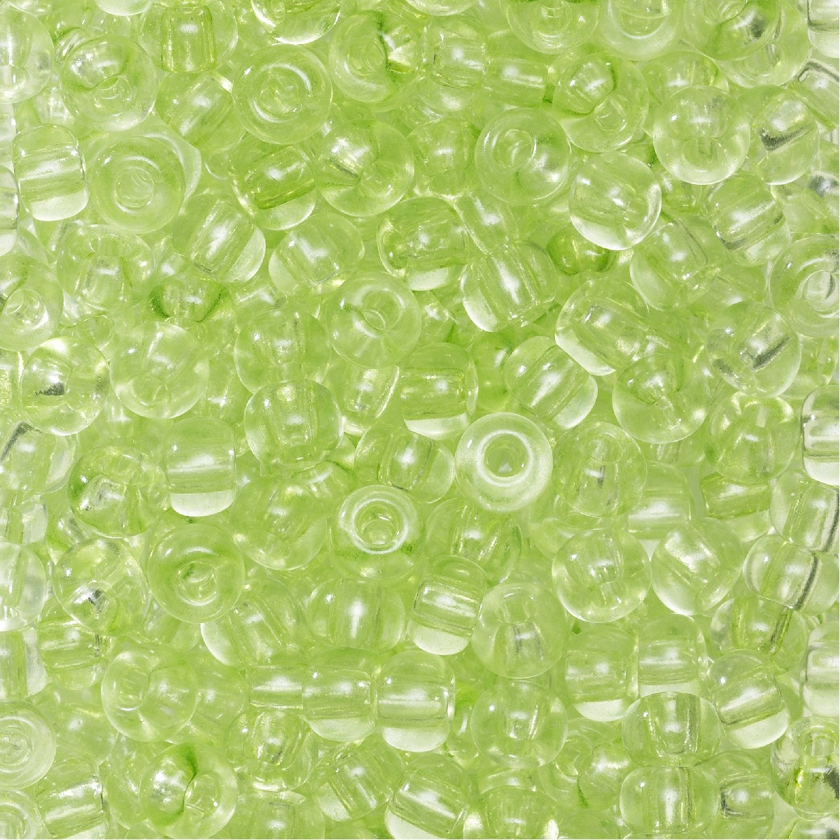 Rocailles - 6/0 - lichtgroen transparant