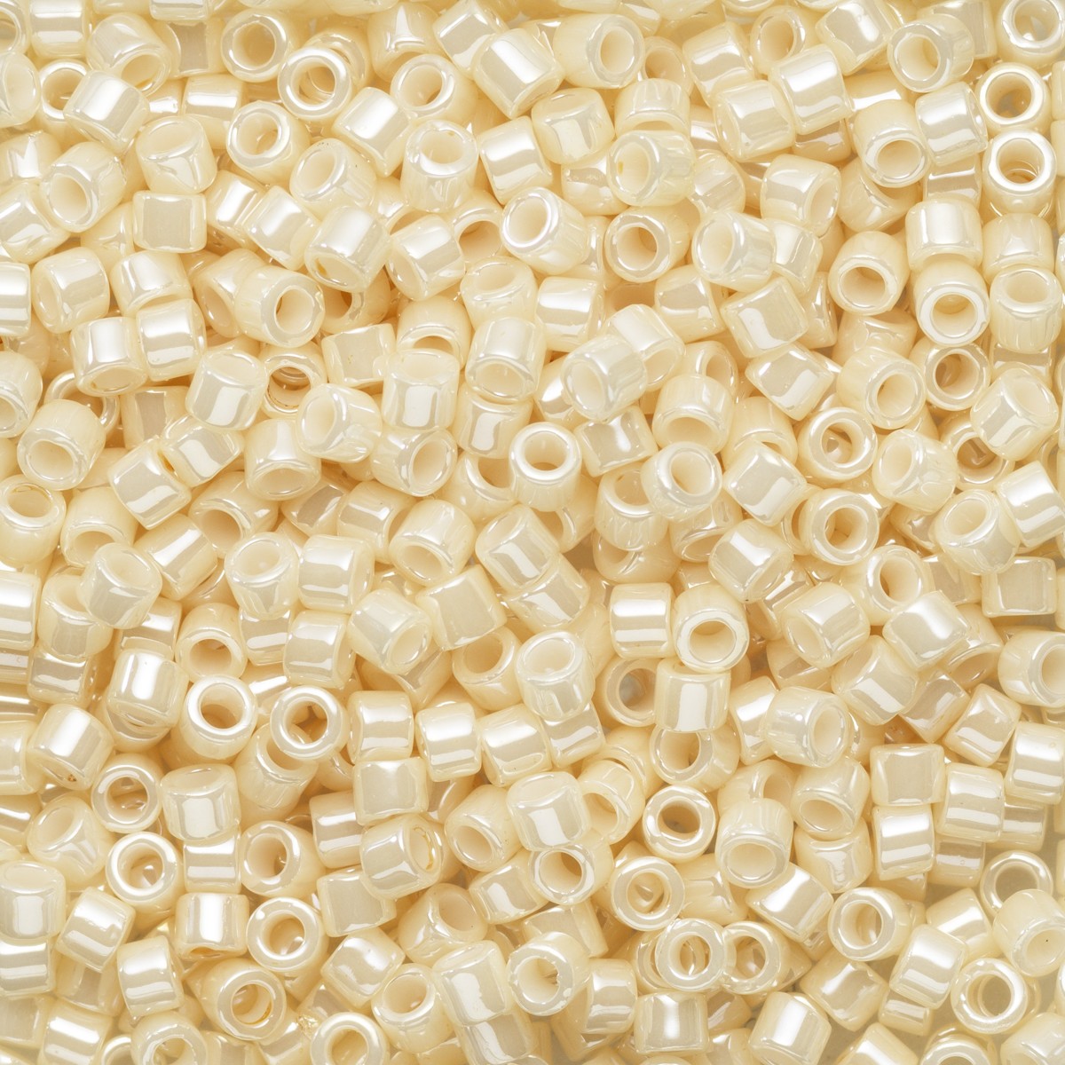 TOHO Treasure kralen - 11/0 - #123 ivoor glans