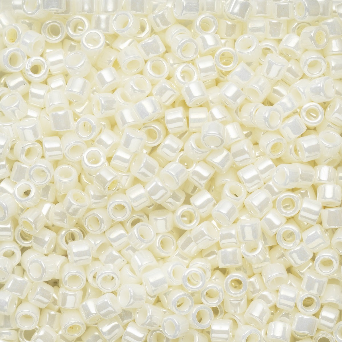 TOHO Treasure kralen - 11/0 - #122 crème glans