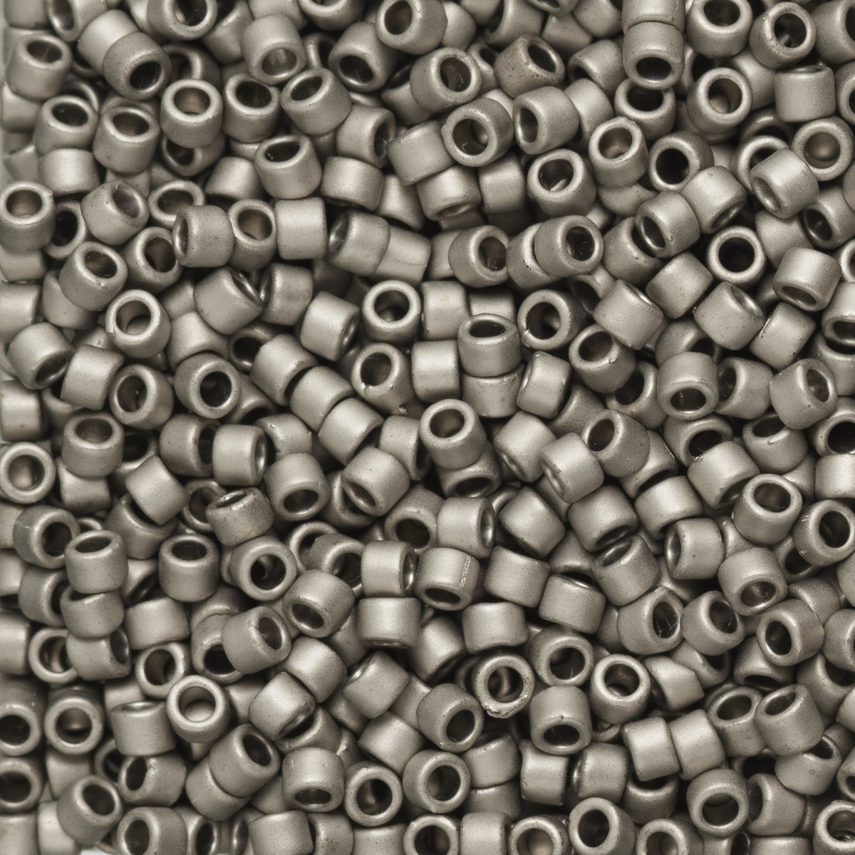TOHO Treasure kralen - 11/0 - #613 warm grijs mat