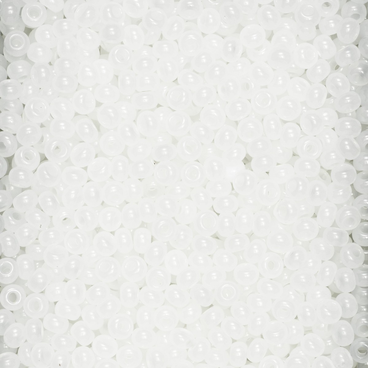 Rocailles - 9/0 - albast semi-transparant