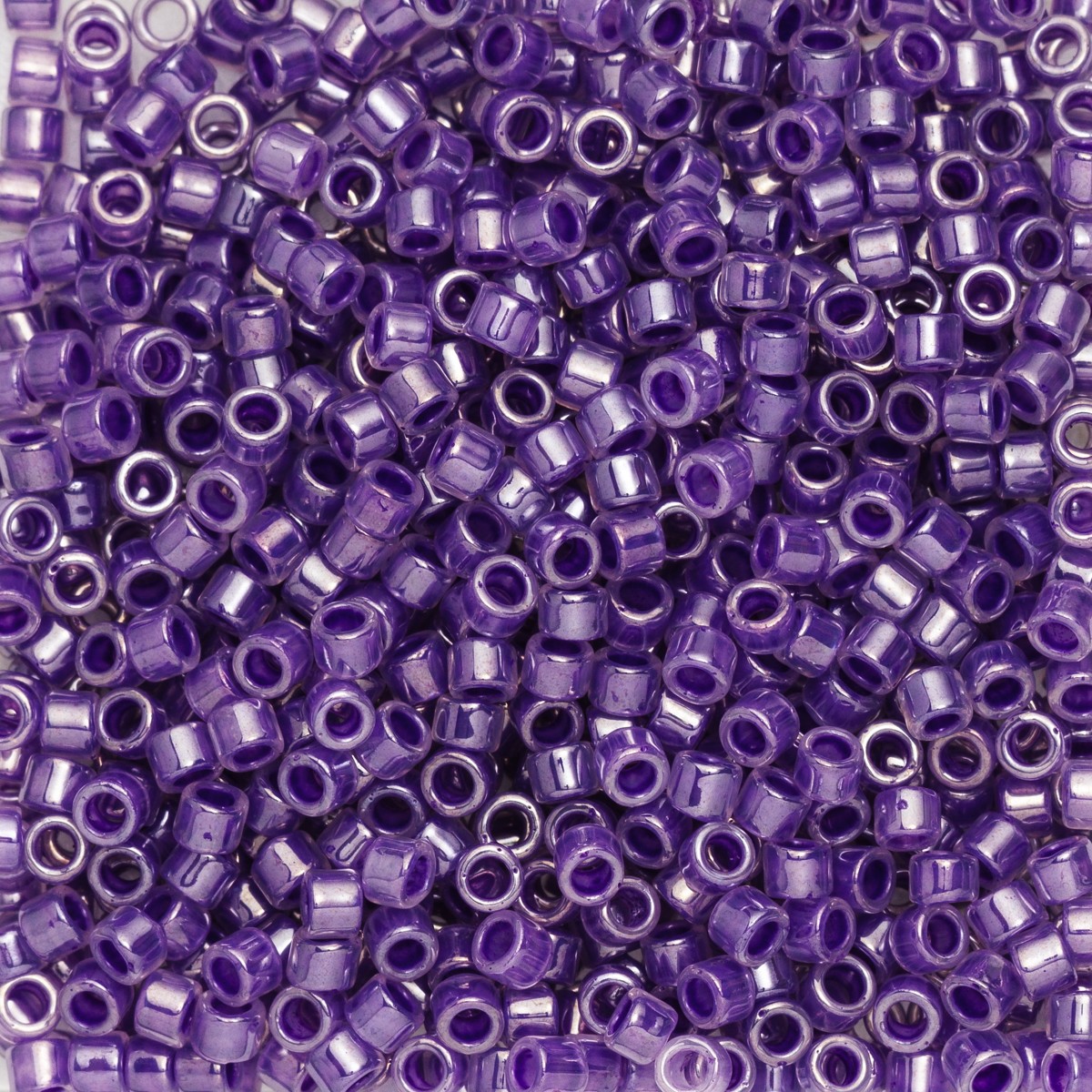 TOHO Treasure kralen - 11/0 - #922 lavendel transparant